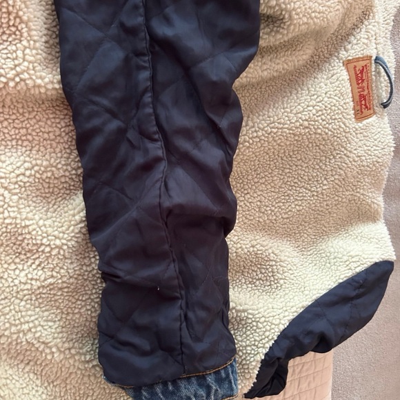 Levi Strauss Denim  Women’s Jacket with Sherpa Interior - Picture 7 of 11